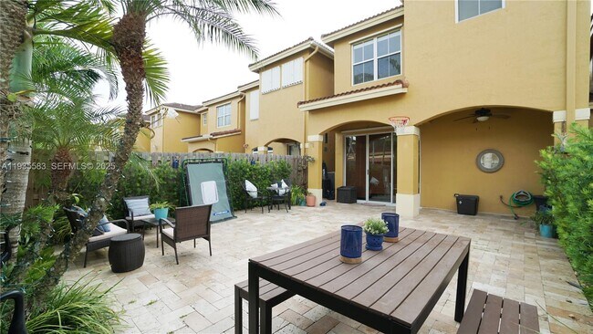 Building Photo - 928 SW 154th Path