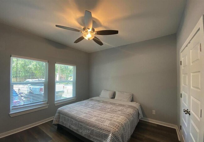 Building Photo - 1106 W Gregory St