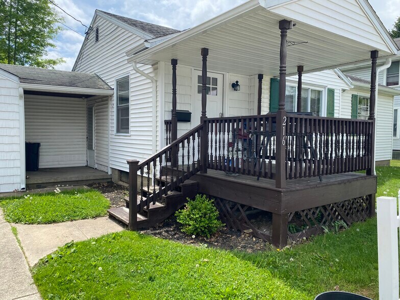 Front view - 216 Dort Ln NW