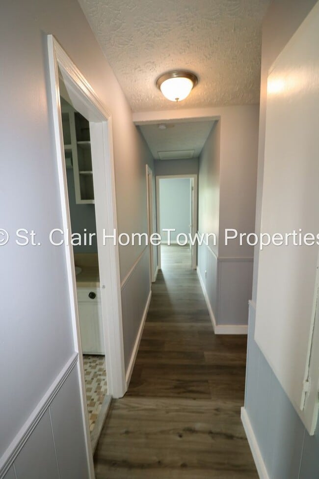 Building Photo - Duplex Downtown Pell City