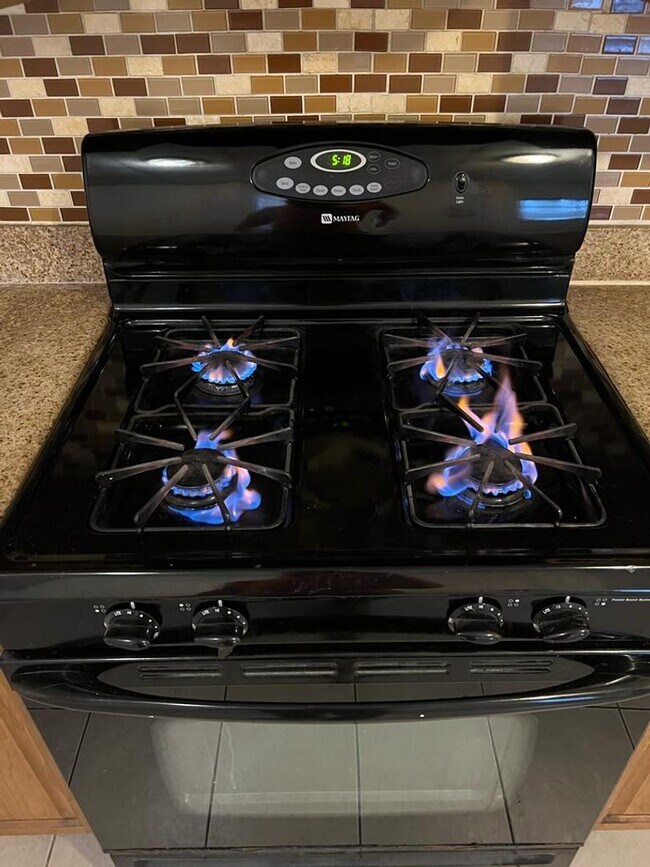 Building Photo - 1339 Good St