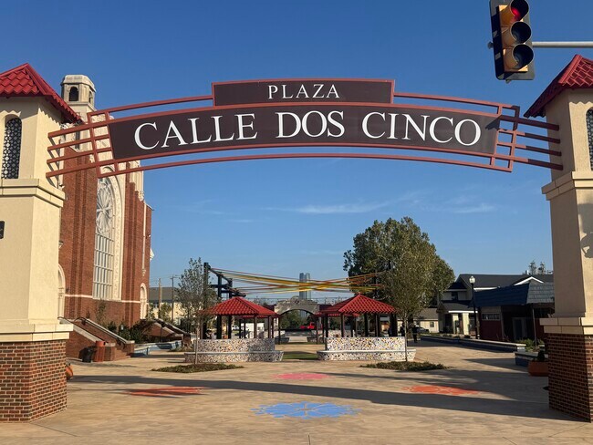 Building Photo - 417 SW 24th St