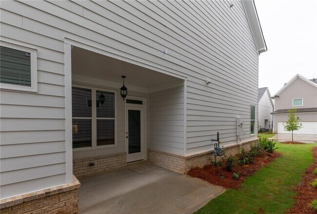 Building Photo - 1024 Miranda Ter