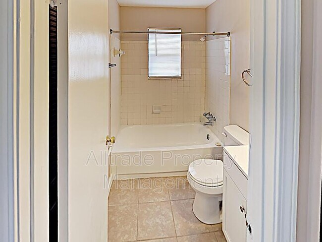 Building Photo - 4901 Cawood Dr