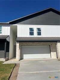 Building Photo - 1822 Royal Loop