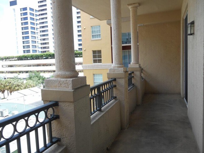 Building Photo - 600 S Dixie Hwy