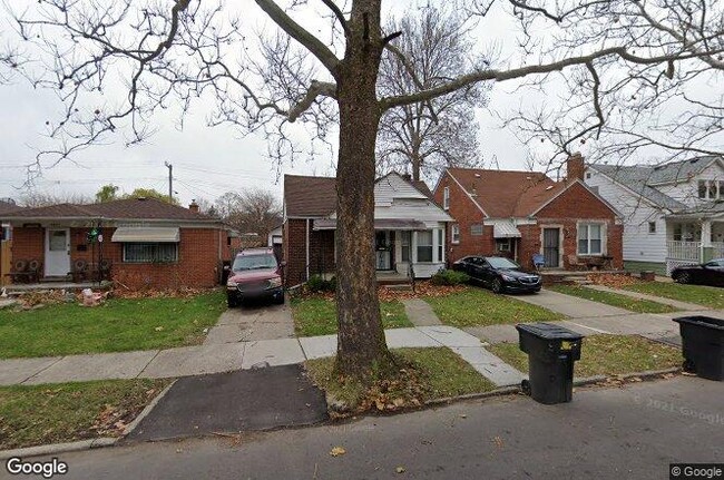 Building Photo - 6843 Woodmont Ave