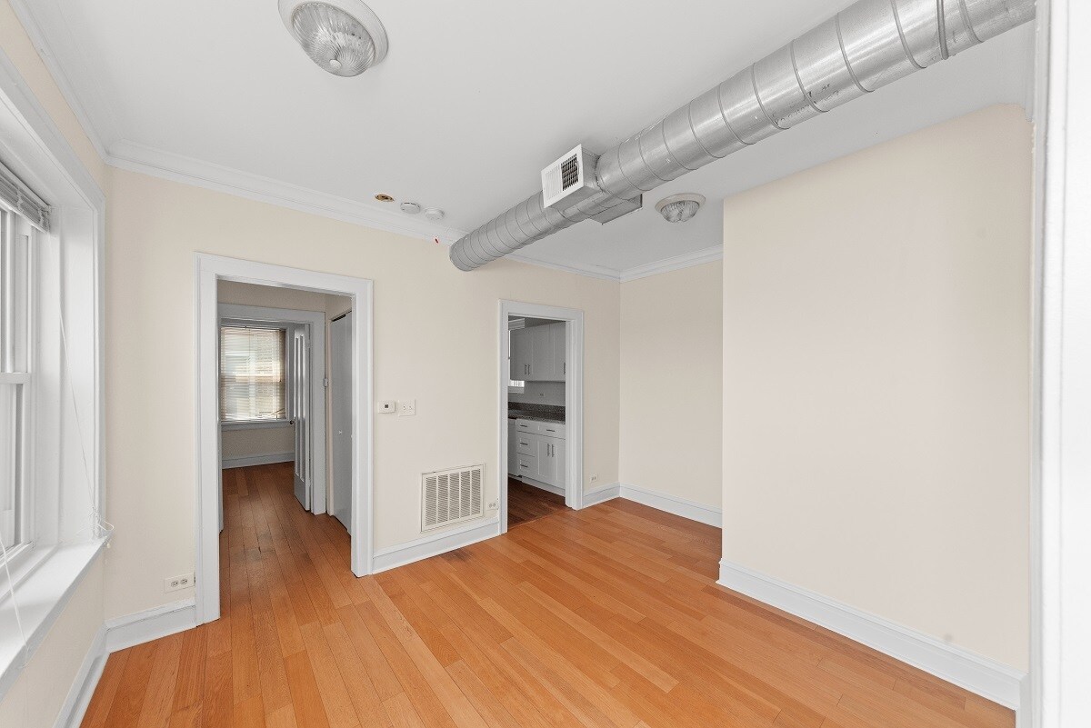 Building Photo - 2349 N Drake Ave