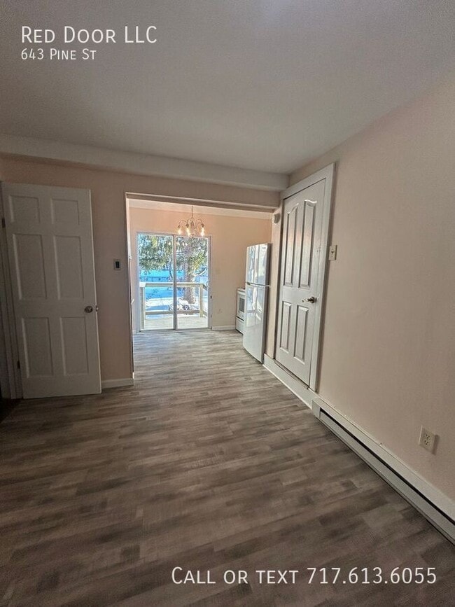 Building Photo - 643 Pine St