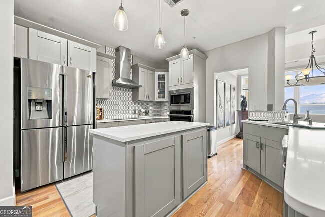Building Photo - 3334 Peachtree Rd NE