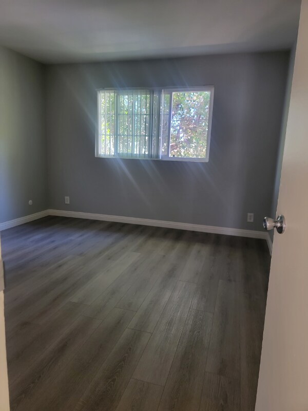 Building Photo - 7749 Reseda Blvd