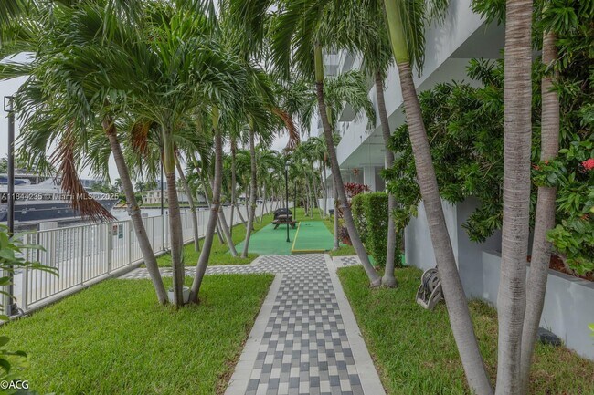 Building Photo - 137 Golden Isles Dr