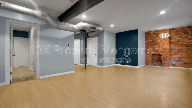 Building Photo - 978 N High St