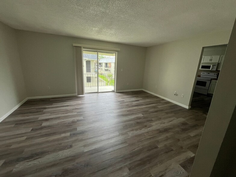 Building Photo - 525 Conway Rd