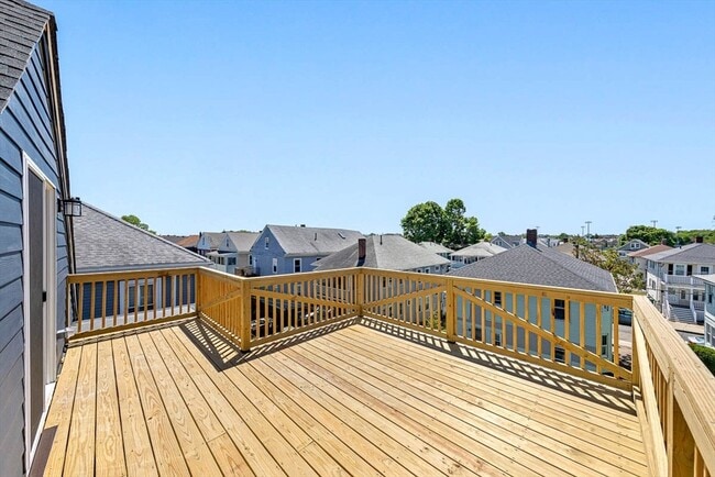 Building Photo - 70-72 Stanley Ave