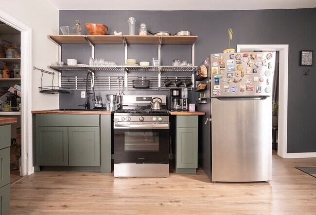 Building Photo - 1539 S 11th St