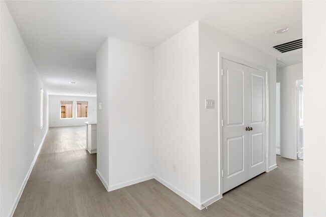 Building Photo - 917 Capracotta Dr