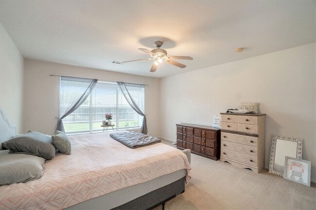 Building Photo - 1327 Primrose Dr