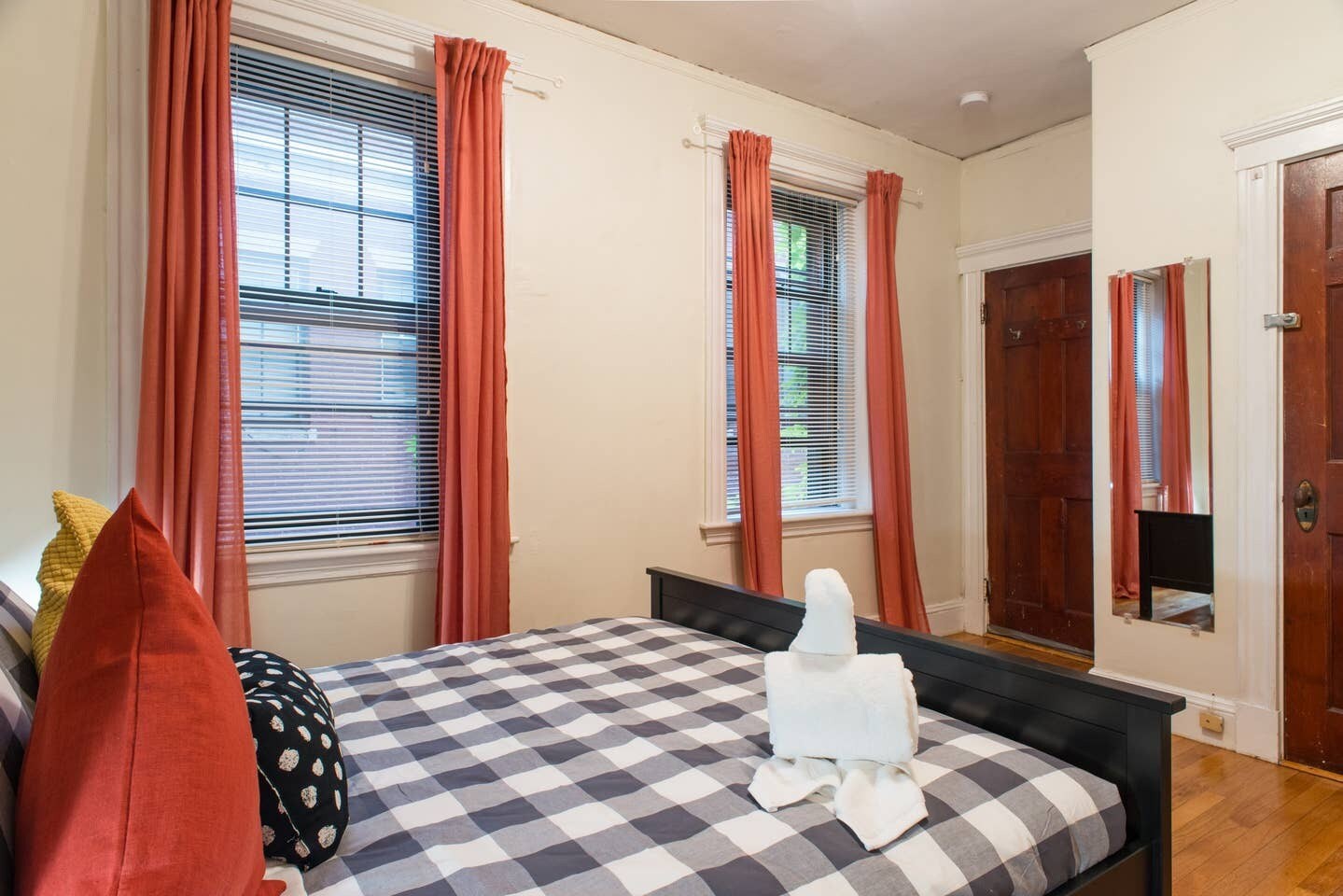 Building Photo - 1249 Beacon St