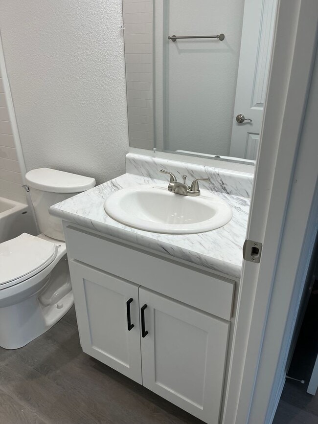 Building Photo - COX-POPLAR ST