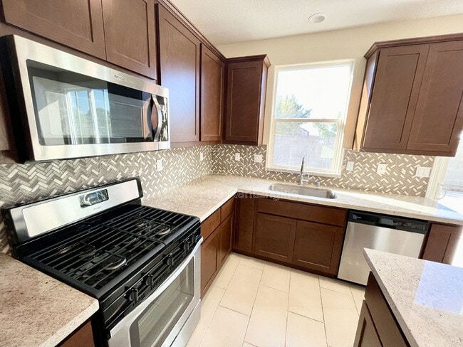 Building Photo - 482 Glendon Pl