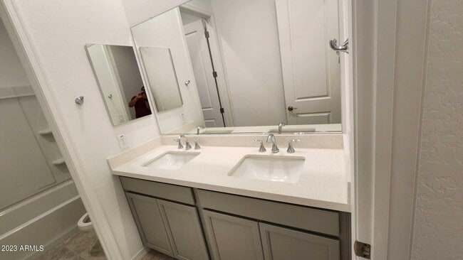 Building Photo - 14130 W El Cortez Pl