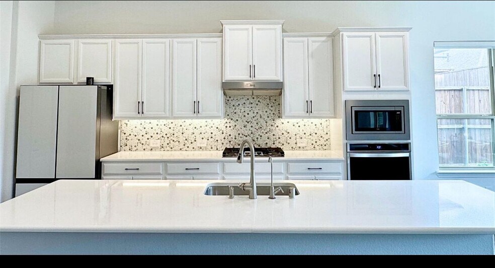 Building Photo - 1253 Binfield Dr