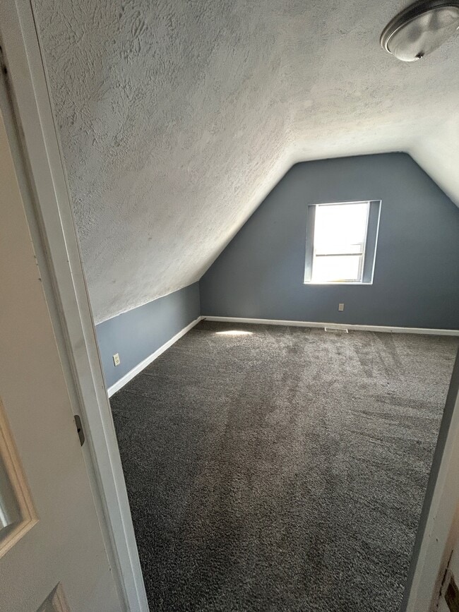 Building Photo - 101 W 1st St