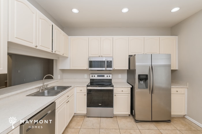 Building Photo - 13206 Beechberry Dr