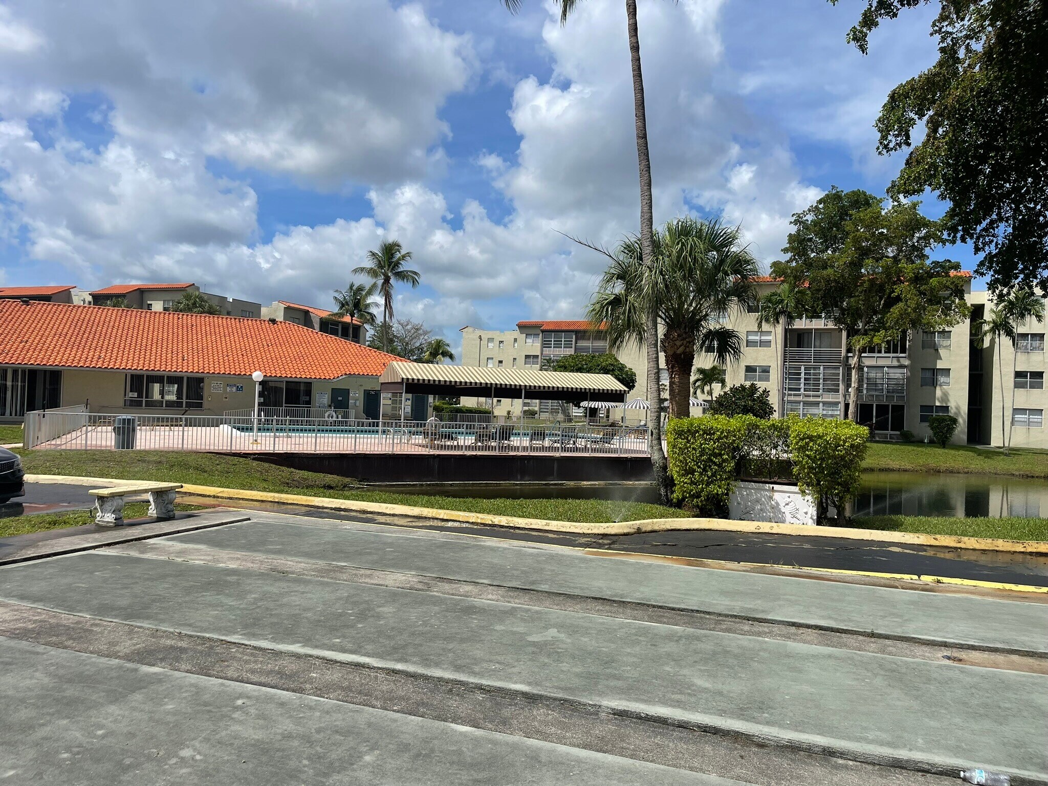 Building Photo - 1820 N Lauderdale Ave