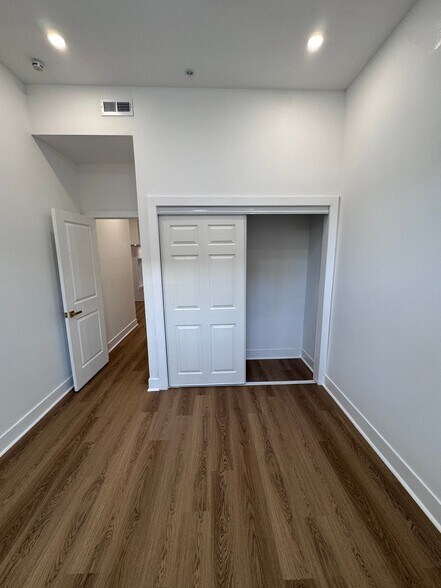 Building Photo - 647 N 16th St