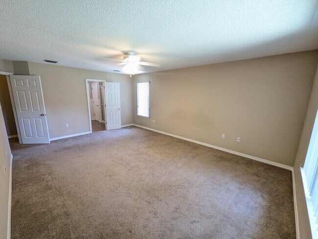 Building Photo - 7570 Pepperwood St