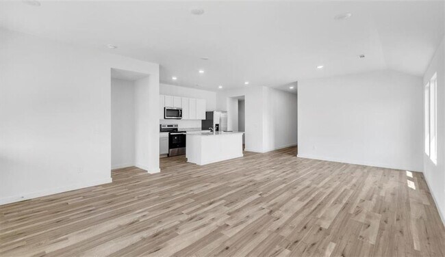 Building Photo - 206 NW Pinwheel St