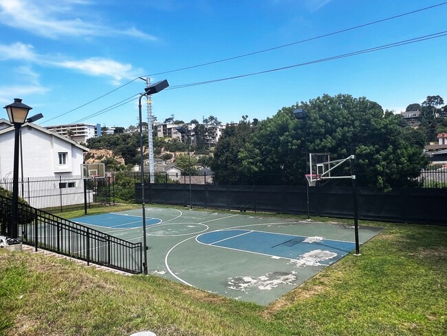 Building Photo - Serene Location in Park Point Loma! Two Ca...