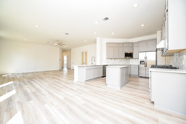 Building Photo - 8278 Boundary Waters Dr