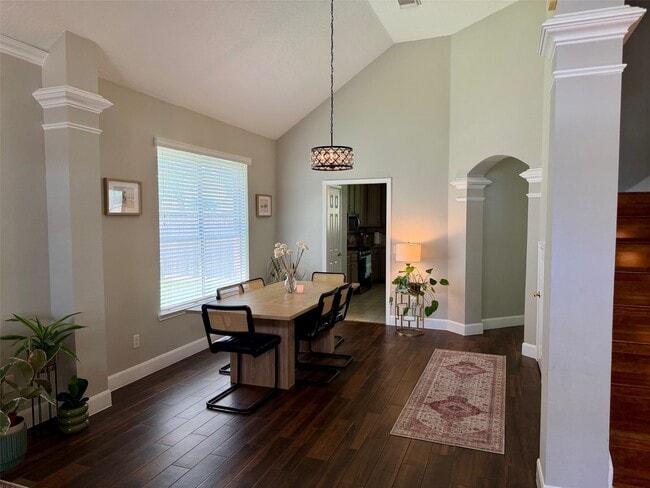 Building Photo - 20914 Medallion Pointe Dr