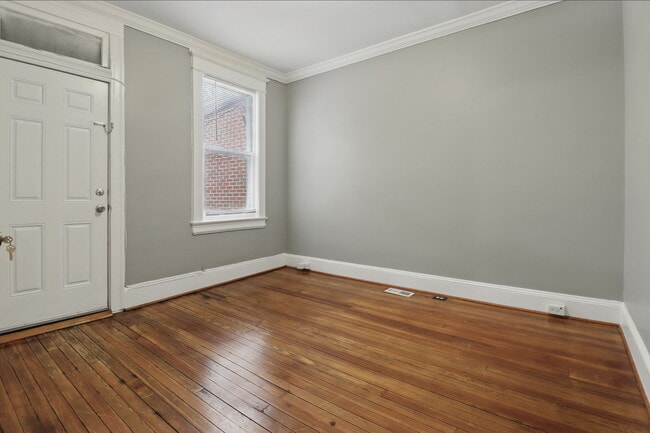 Building Photo - 809 Jefferson St NW