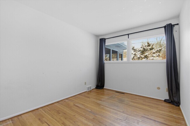 Building Photo - 1510 Barnard Rd