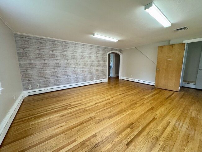 Building Photo - 160 Wolcott St