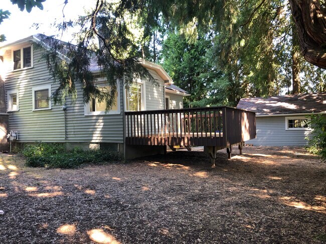 Building Photo - 8528 SW 35th Ave