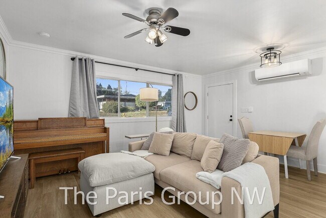 Building Photo - Remodeled Renton Highlands Home * A/C & Great Backyard