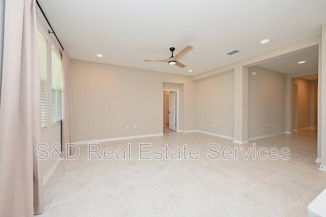 Building Photo - 5507 Freesia Dr