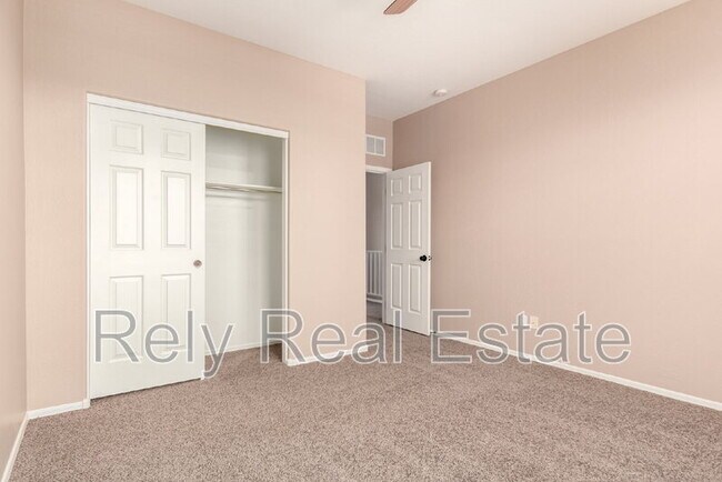Building Photo - 15204 W Westview Dr
