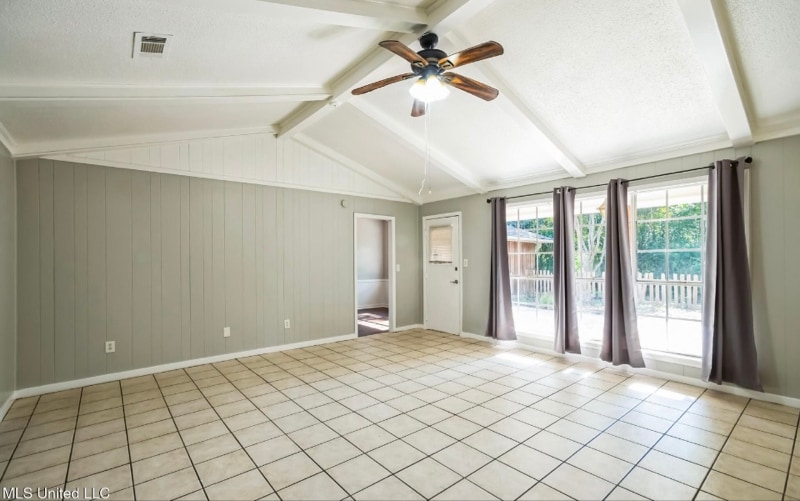 Building Photo - 102 Friars Cove