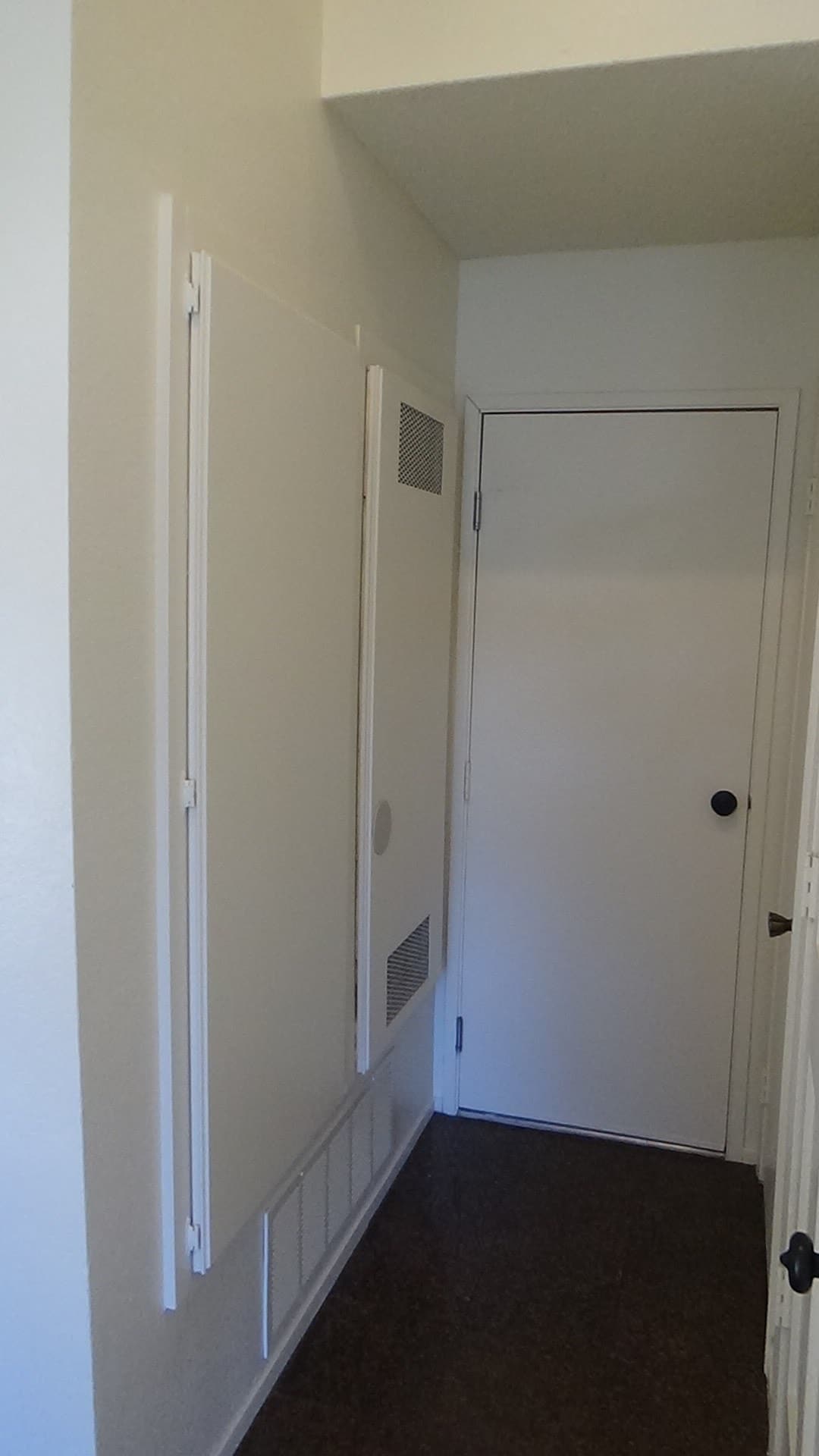 Entry Way Hall - 725 Summerwood Ln