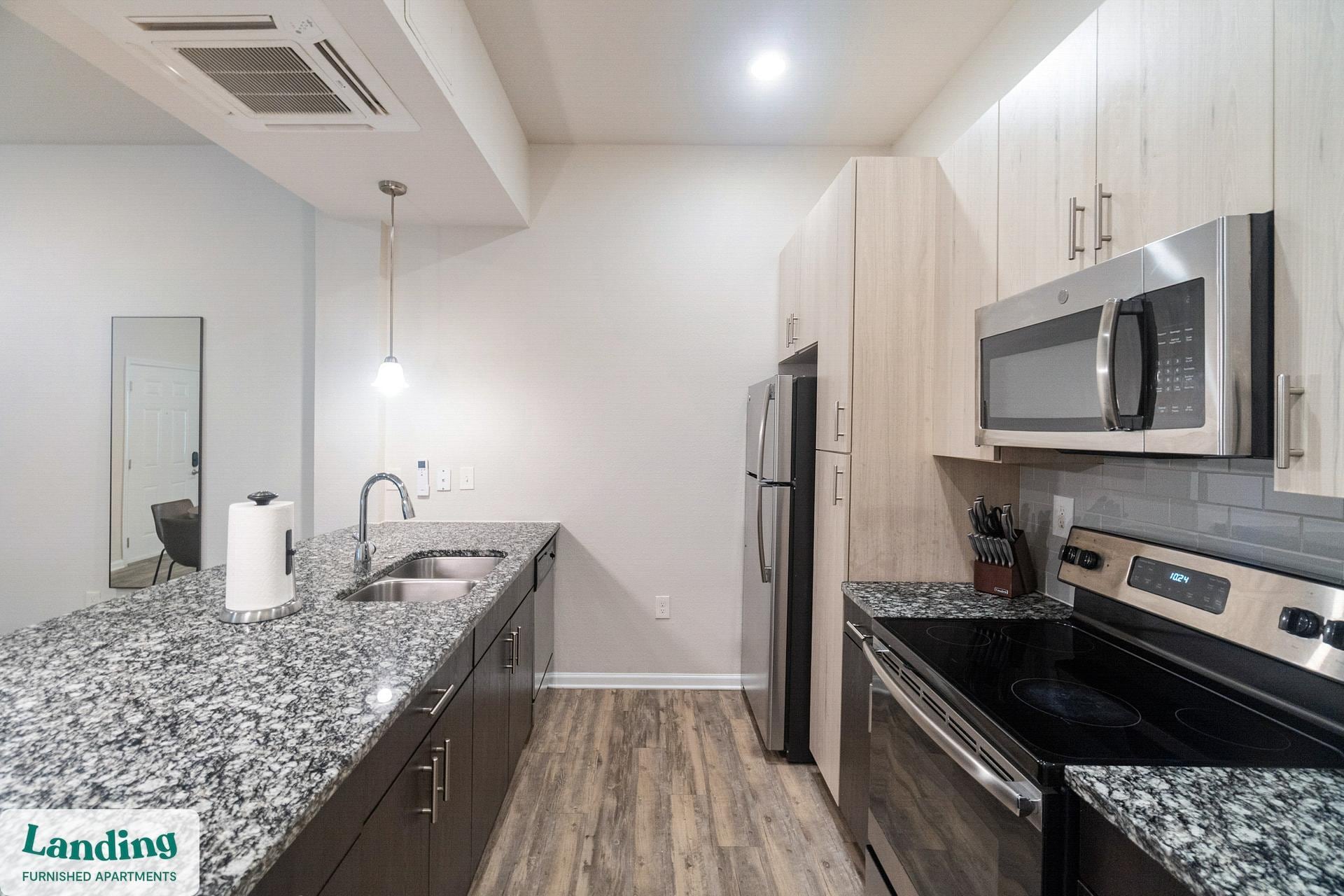 Building Photo - 655 W Mallard Creek Church Rd