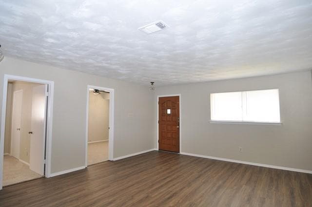 Building Photo - 1007 Easy St