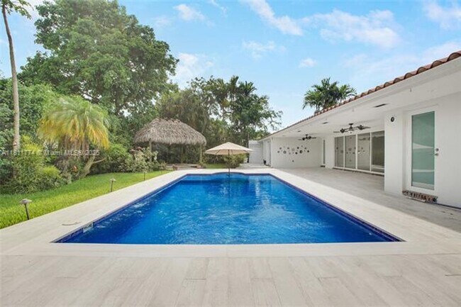 Building Photo - 7775 SW 145th St