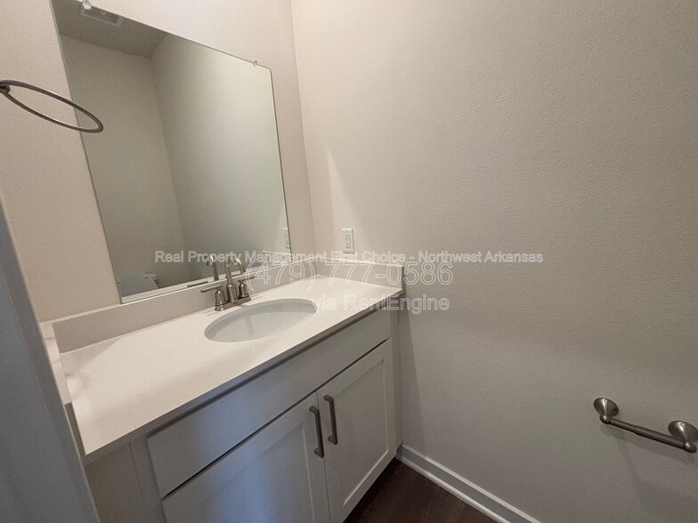 Building Photo - 4802 W Planetree St