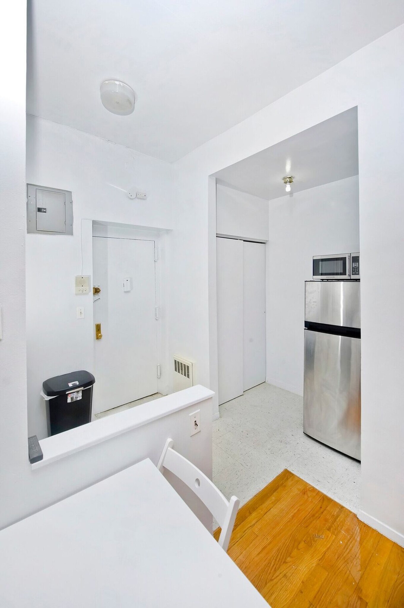 Building Photo - 215 B E 95th St